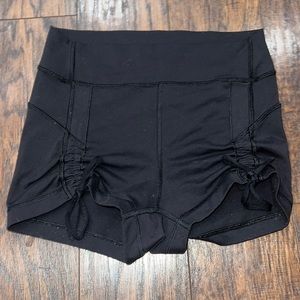 Lululemon black shorts size 6 (ties on side to make tighter or looser)